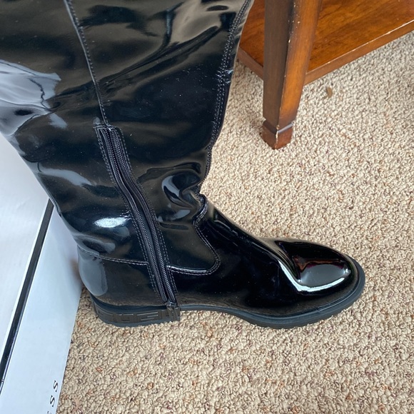 Very sexy to the knee black patent pleather boots! - Picture 2 of 6